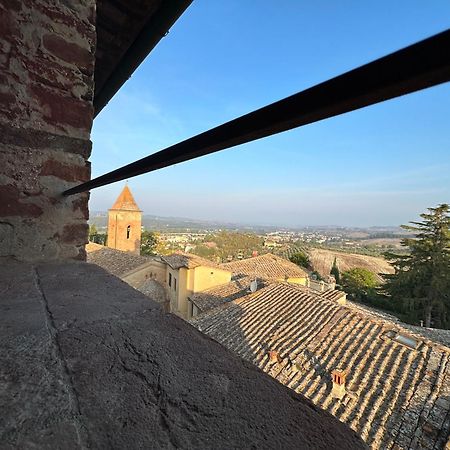 Bed and Breakfast Antica Torre Del Borgo Чертальдо Екстер'єр фото
