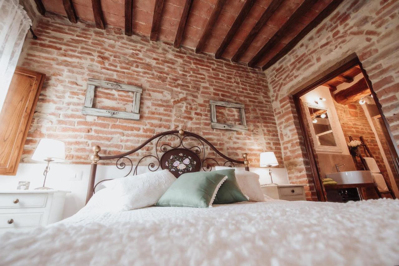 Bed and Breakfast Antica Torre Del Borgo Чертальдо Екстер'єр фото