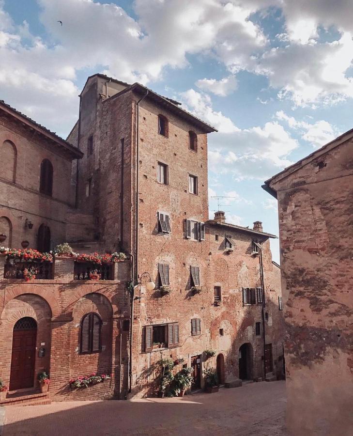 Bed and Breakfast Antica Torre Del Borgo Чертальдо Екстер'єр фото