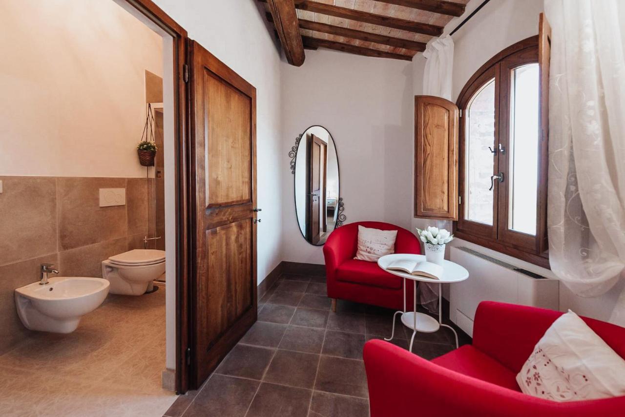 Bed and Breakfast Antica Torre Del Borgo Чертальдо Екстер'єр фото