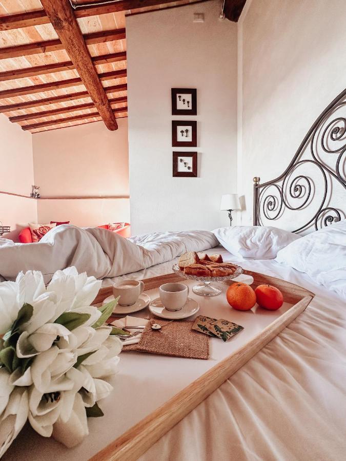 Bed and Breakfast Antica Torre Del Borgo Чертальдо Екстер'єр фото