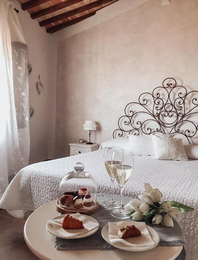 Bed and Breakfast Antica Torre Del Borgo Чертальдо Екстер'єр фото