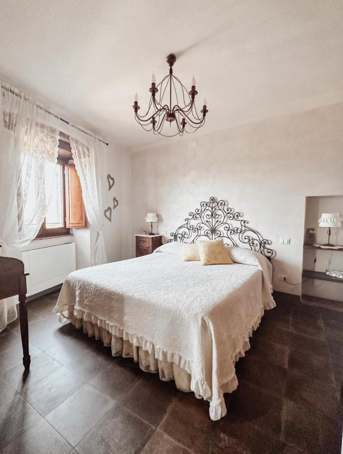 Bed and Breakfast Antica Torre Del Borgo Чертальдо Екстер'єр фото