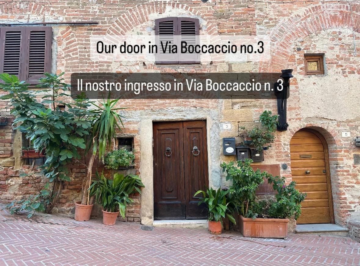 Bed and Breakfast Antica Torre Del Borgo Чертальдо Екстер'єр фото